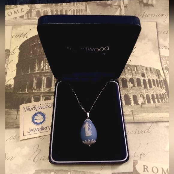 HTF Vintage Wedgwood Jasperware Blue Egg Pendant/ .925 Sterling Silver Chain - Picture 8 of 8